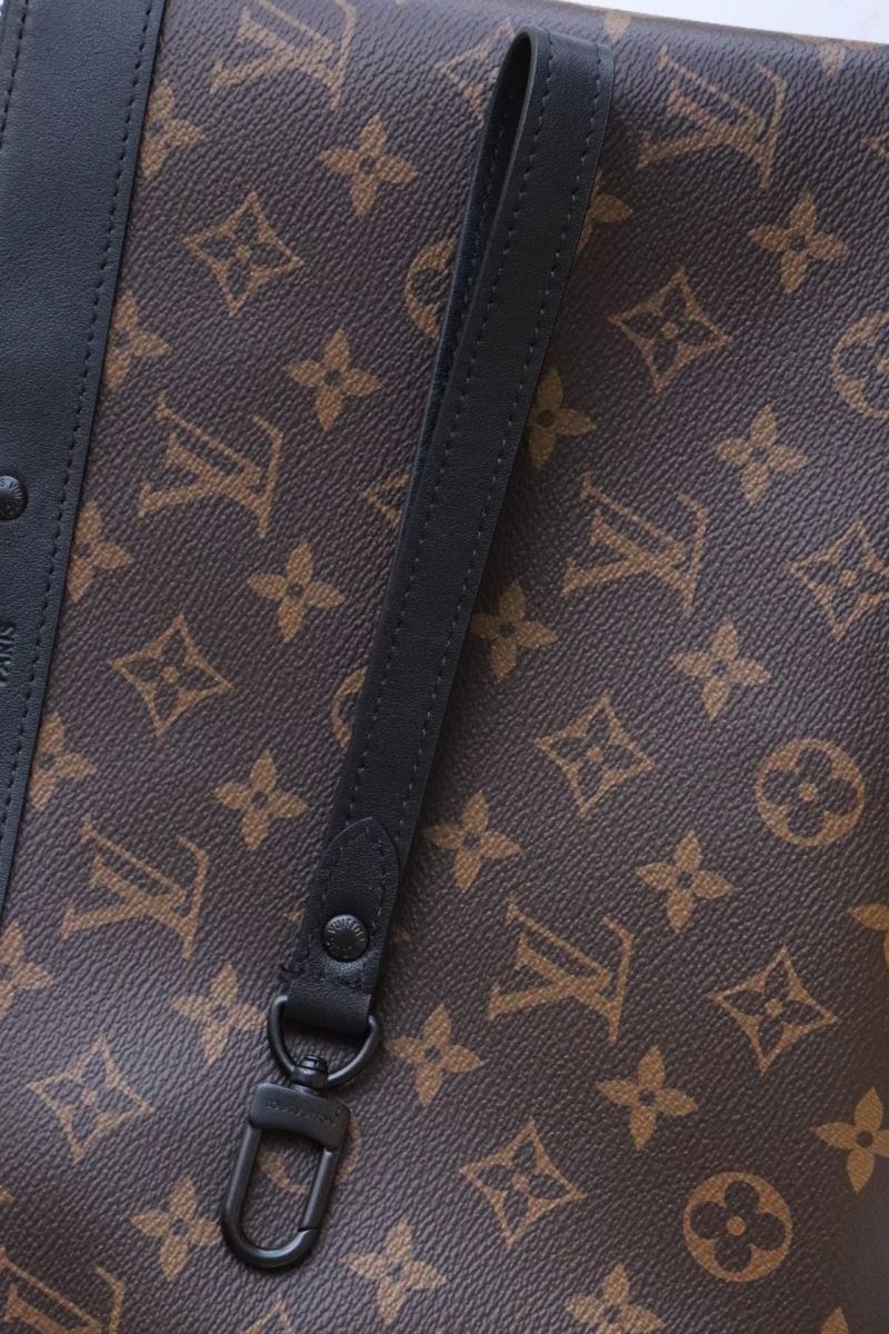 Louis Vuitton Clutch Bags